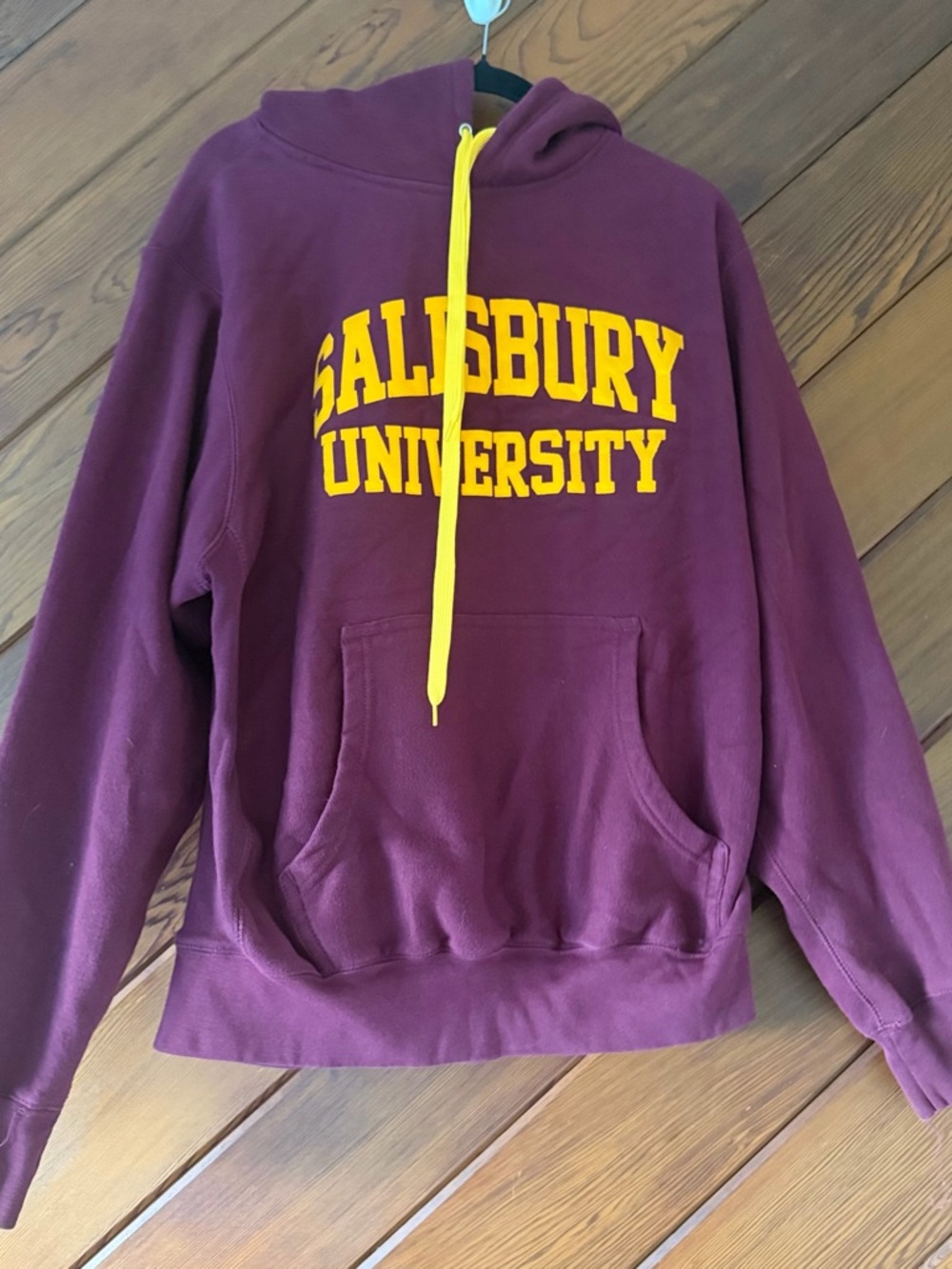 Salisbury University Hoodie Mens M Maroon Yellow Embroidered College Pullover